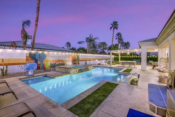 Upscale Palm Springs Hotels, Vacation Rentals