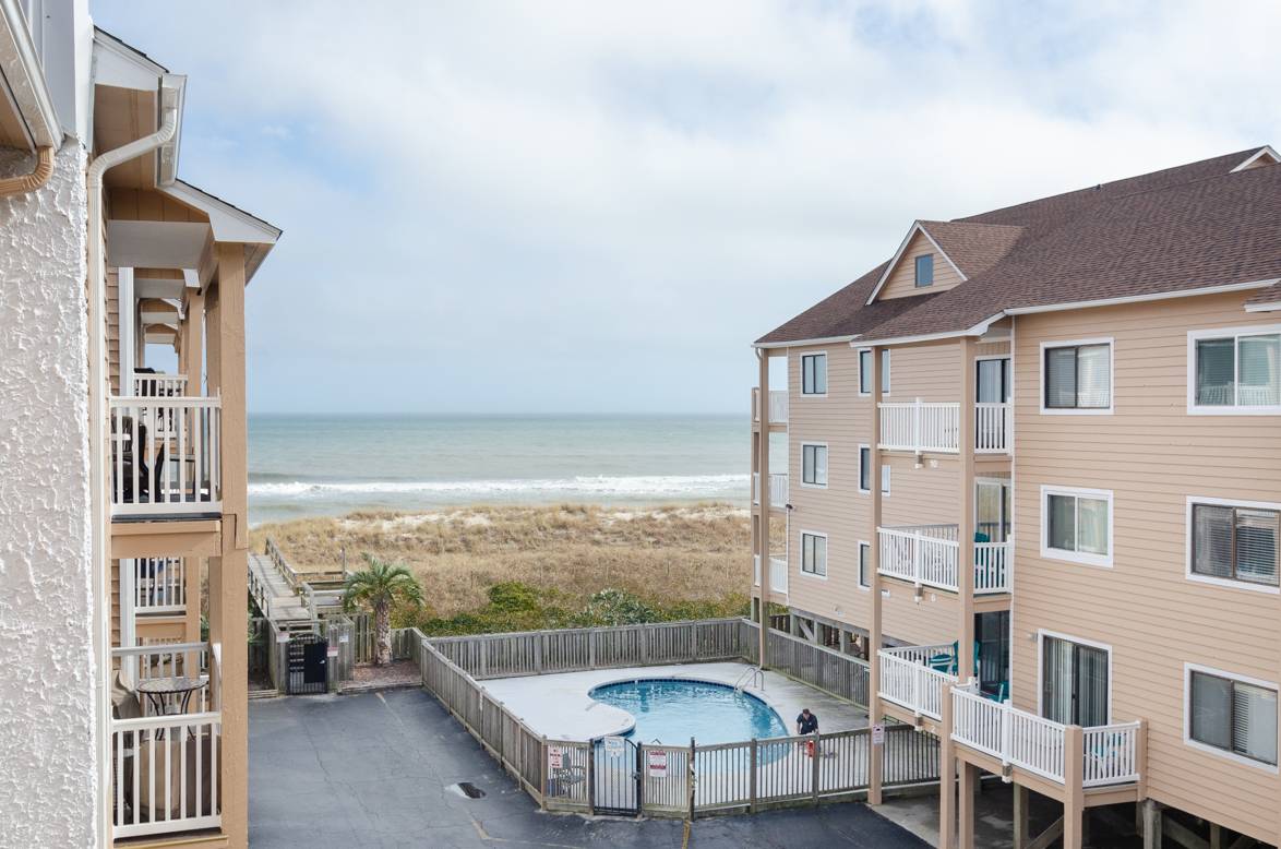 Oceanfront Carolina Beach Condo with Pool and Views!, Carolina Beach –  Updated 2023 Prices