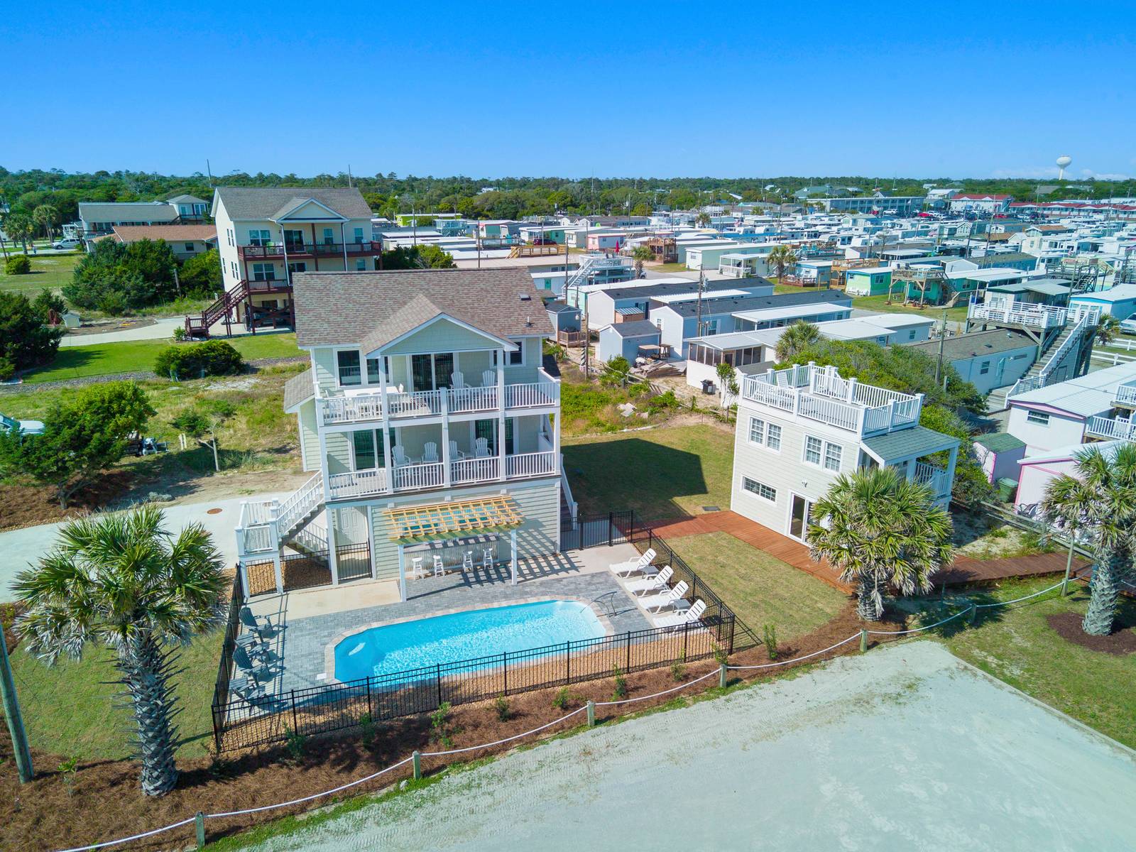 Emerald Oasis Main House - Oceanfront Emerald Isle, NC Single Family Home