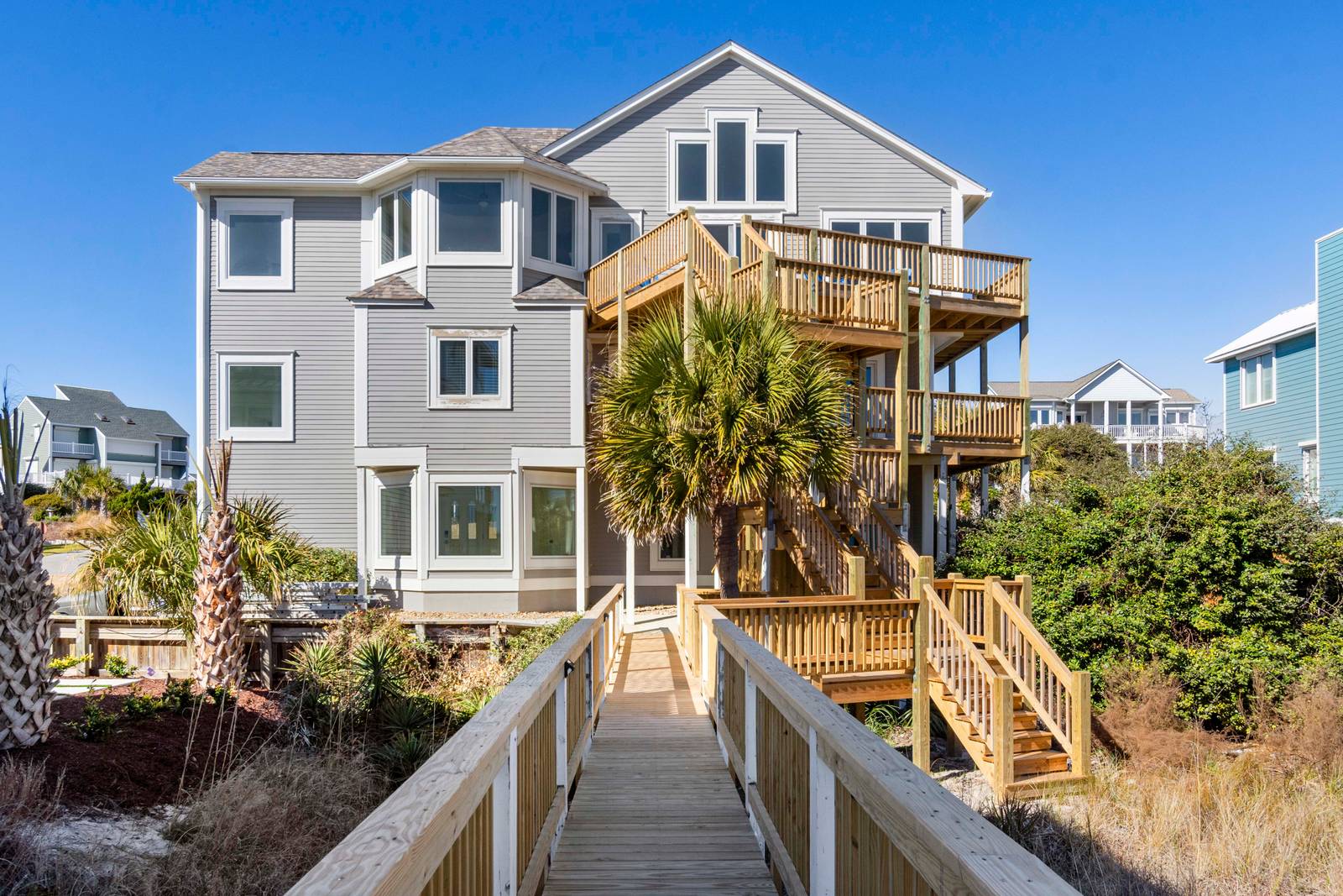 The Salty Pelican - Oceanfront Emerald Isle, NC Single Family Home