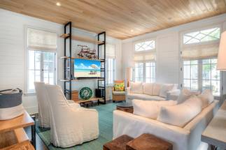 Living Room w/ 55 inch 4K HDTV & Sonos Sound System Living Room w/ 55 inch 4K HDTV & Sonos Sound System
