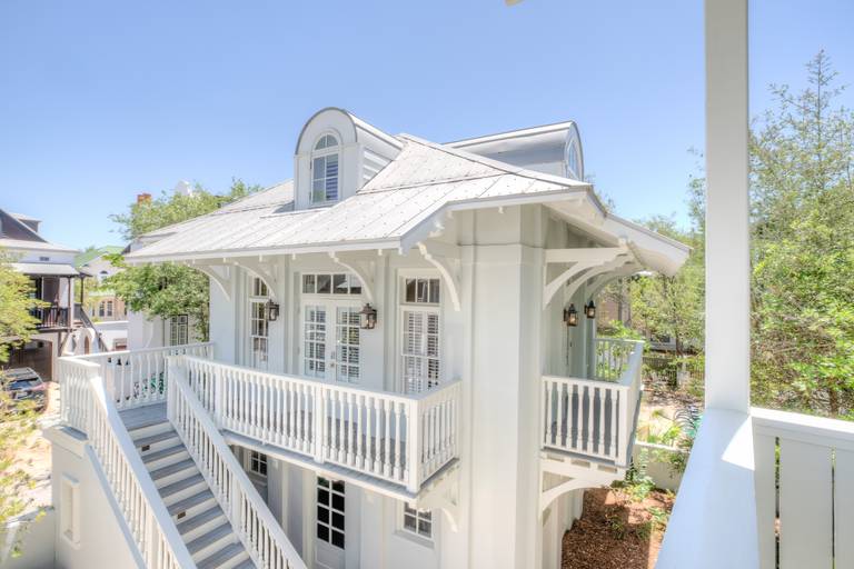 vacation-rentals-in-rosemary-beach-fl-30a-luxury-vacations