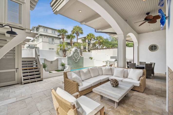 30A LUXURY VACATIONS presents… Water Cottage & Carriage House 30A LUXURY VACATIONS presents… Water Cottage & Carriage House