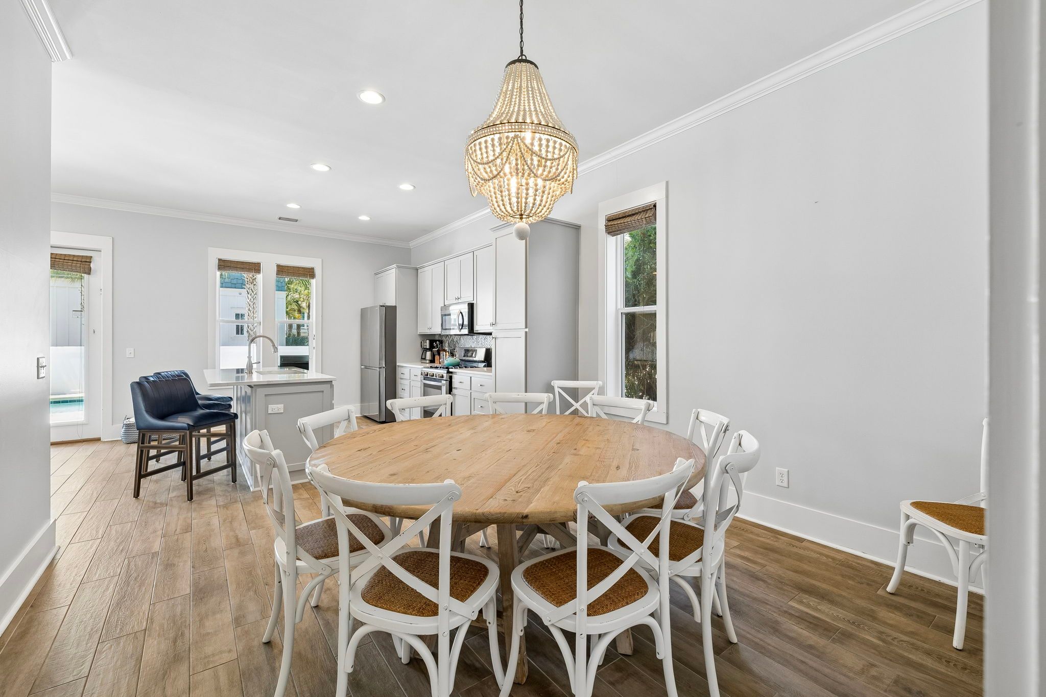 Seating for 10-11 at the main dining table