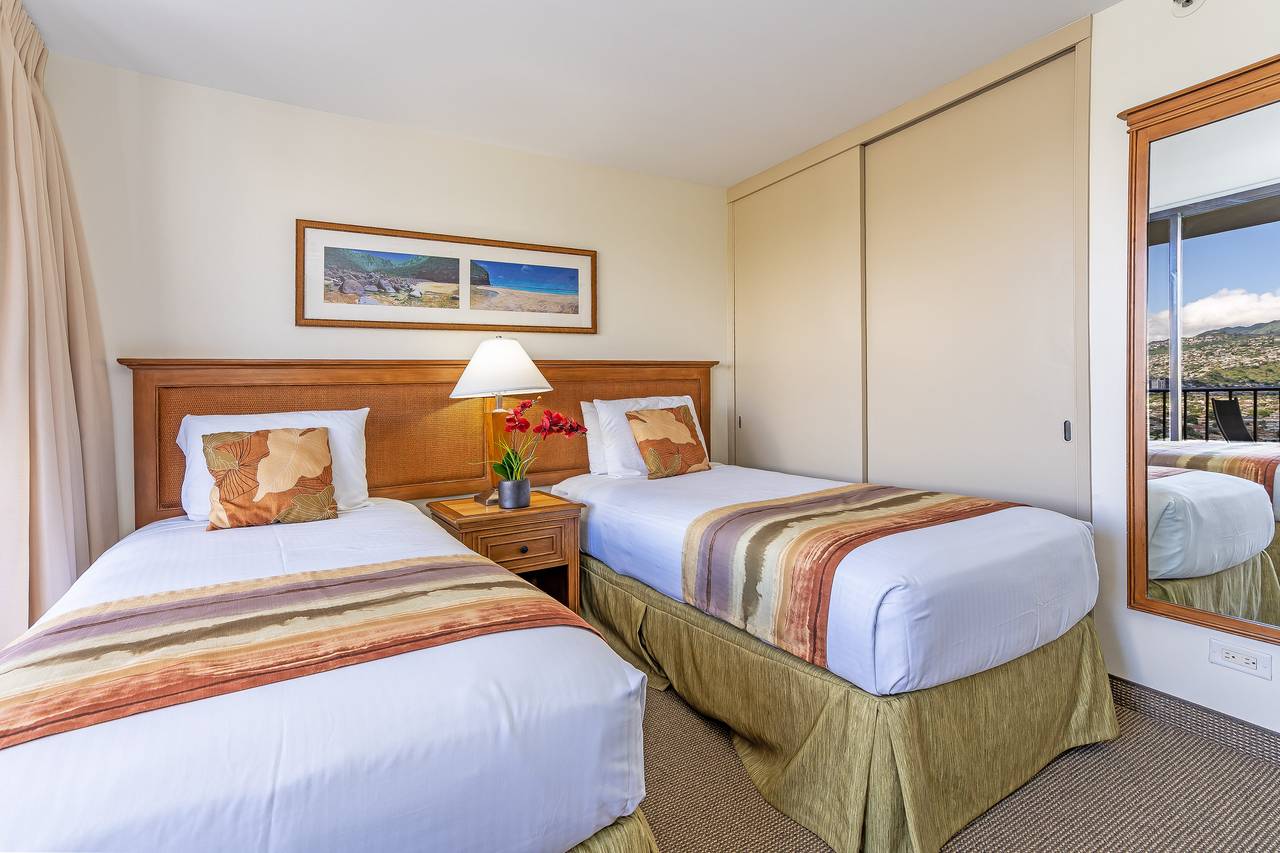 Bedroom with Two Twin Beds Bedroom with Two Twin Beds