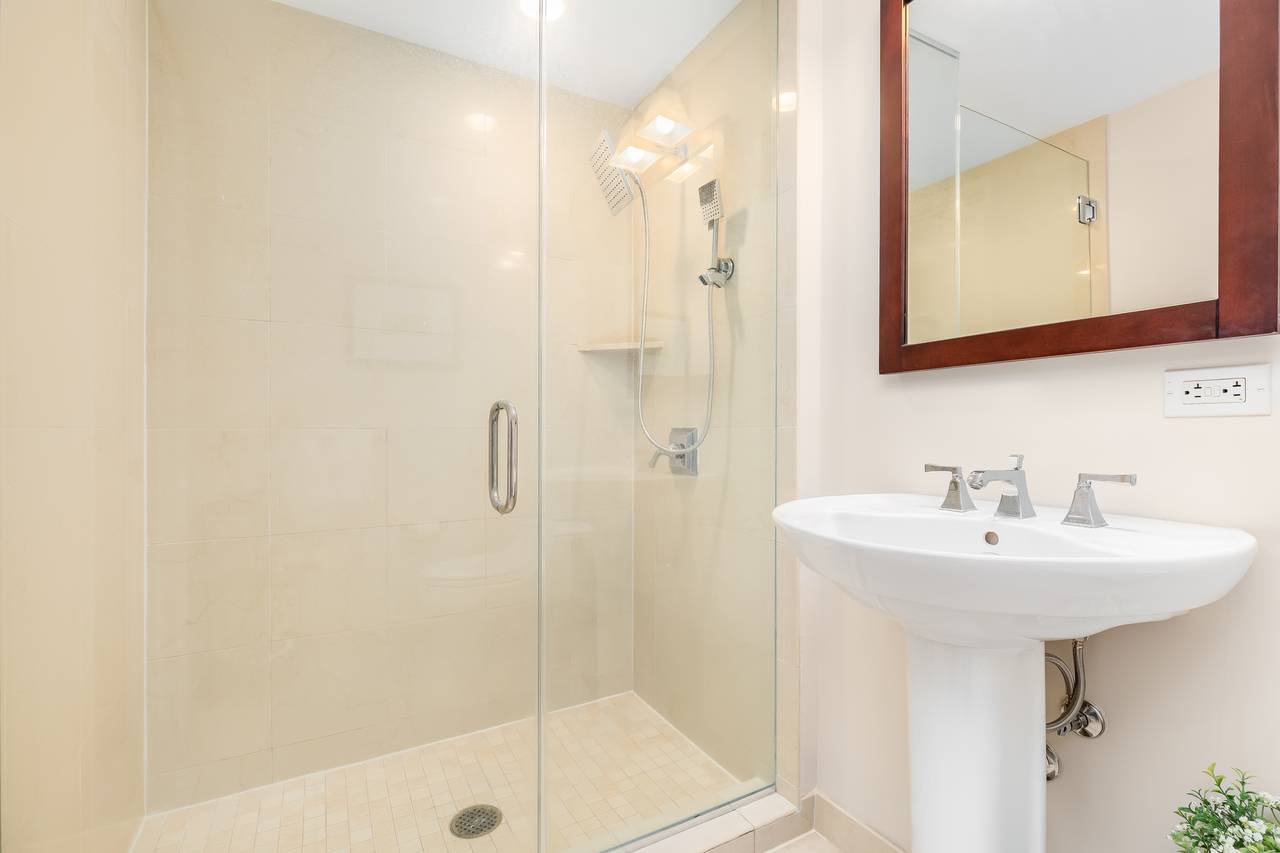 Guest bathroom Guest bathroom