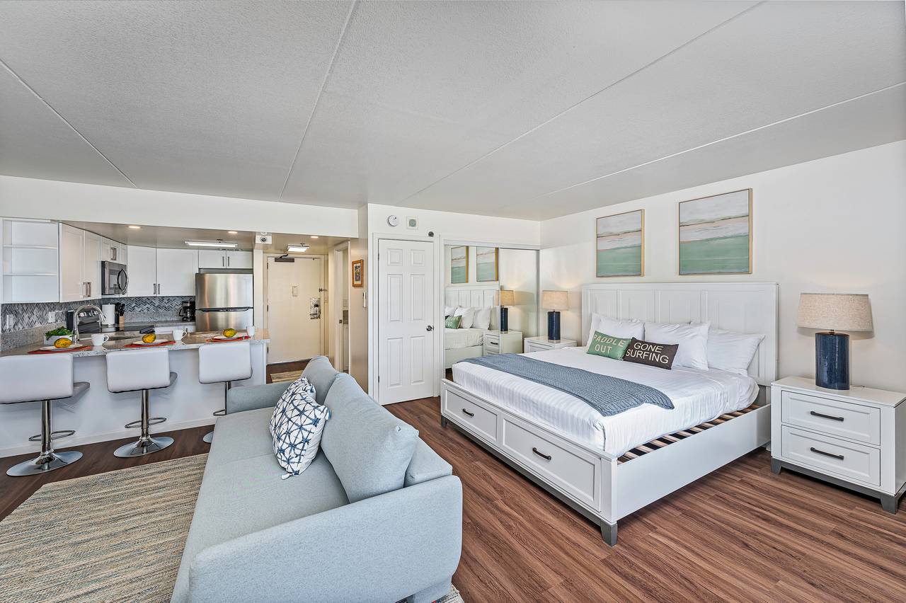 Elegant condo with King Bed Elegant condo with King Bed