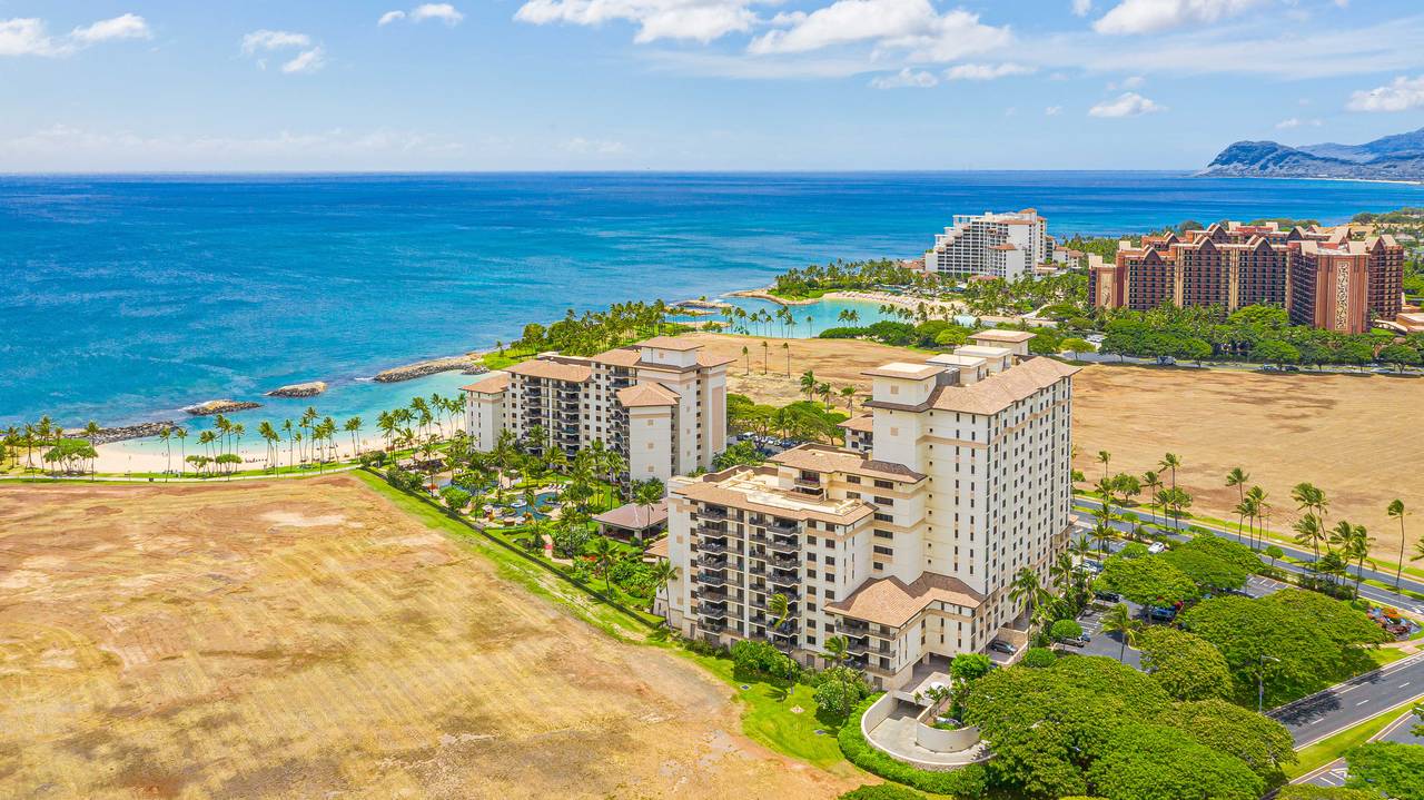 Koolina’s crystal-clear waters and soft sands Koolina’s crystal-clear waters and soft sands