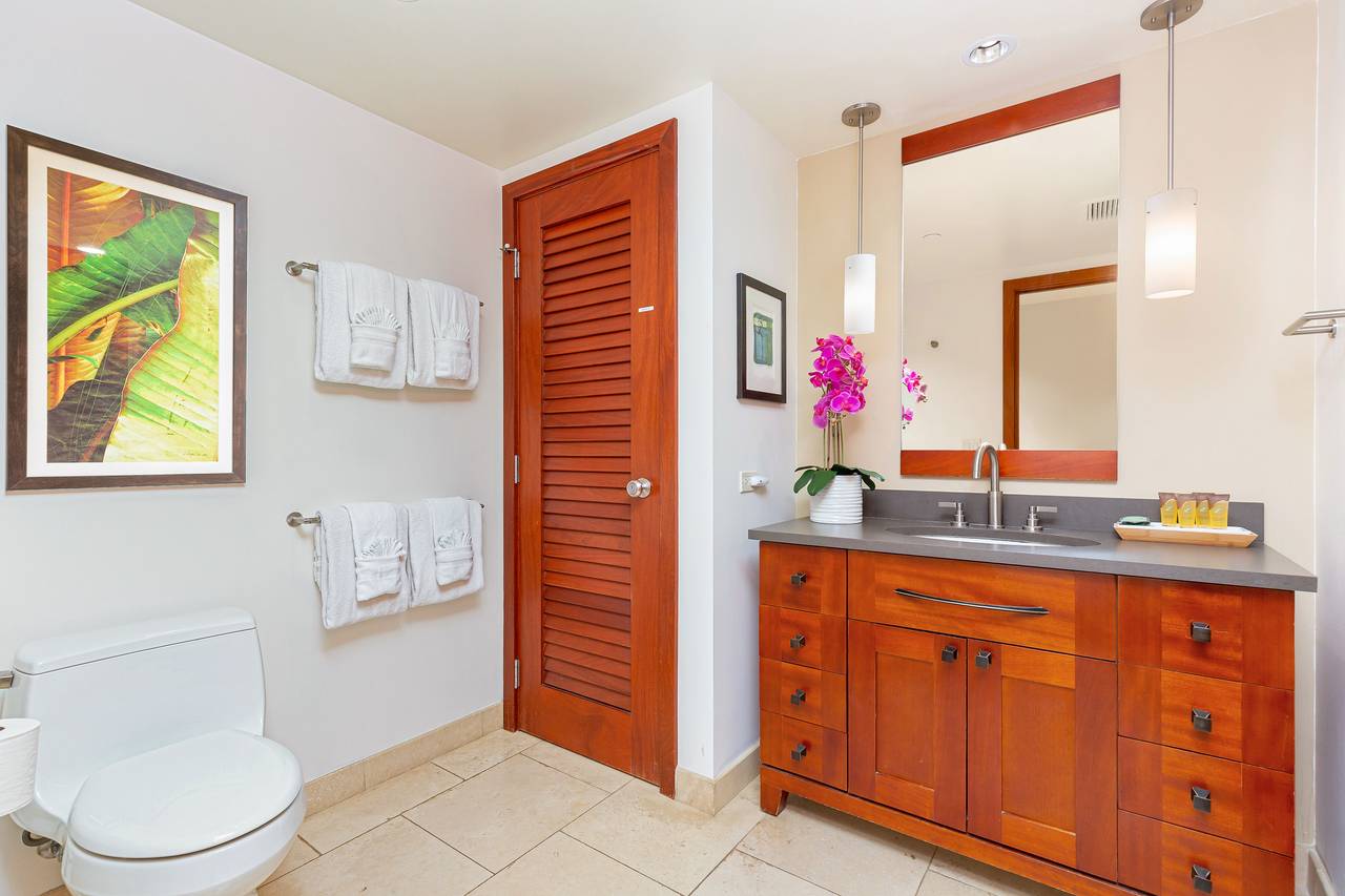 A fresh, bright guest bathroom with all the essentials included A fresh, bright guest bathroom with all the essentials included