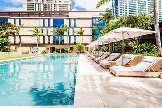 Luxurious Pool Deck Luxurious Pool Deck