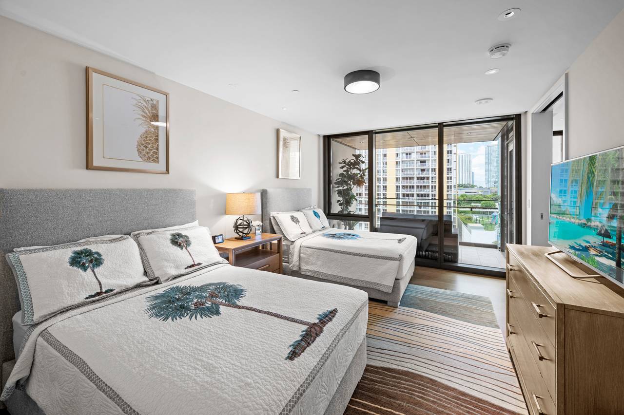 Luxurious bedroom Luxurious bedroom
