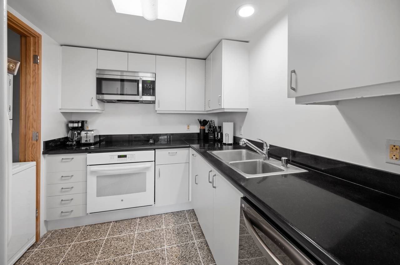 Fully equipped kitchen Fully equipped kitchen