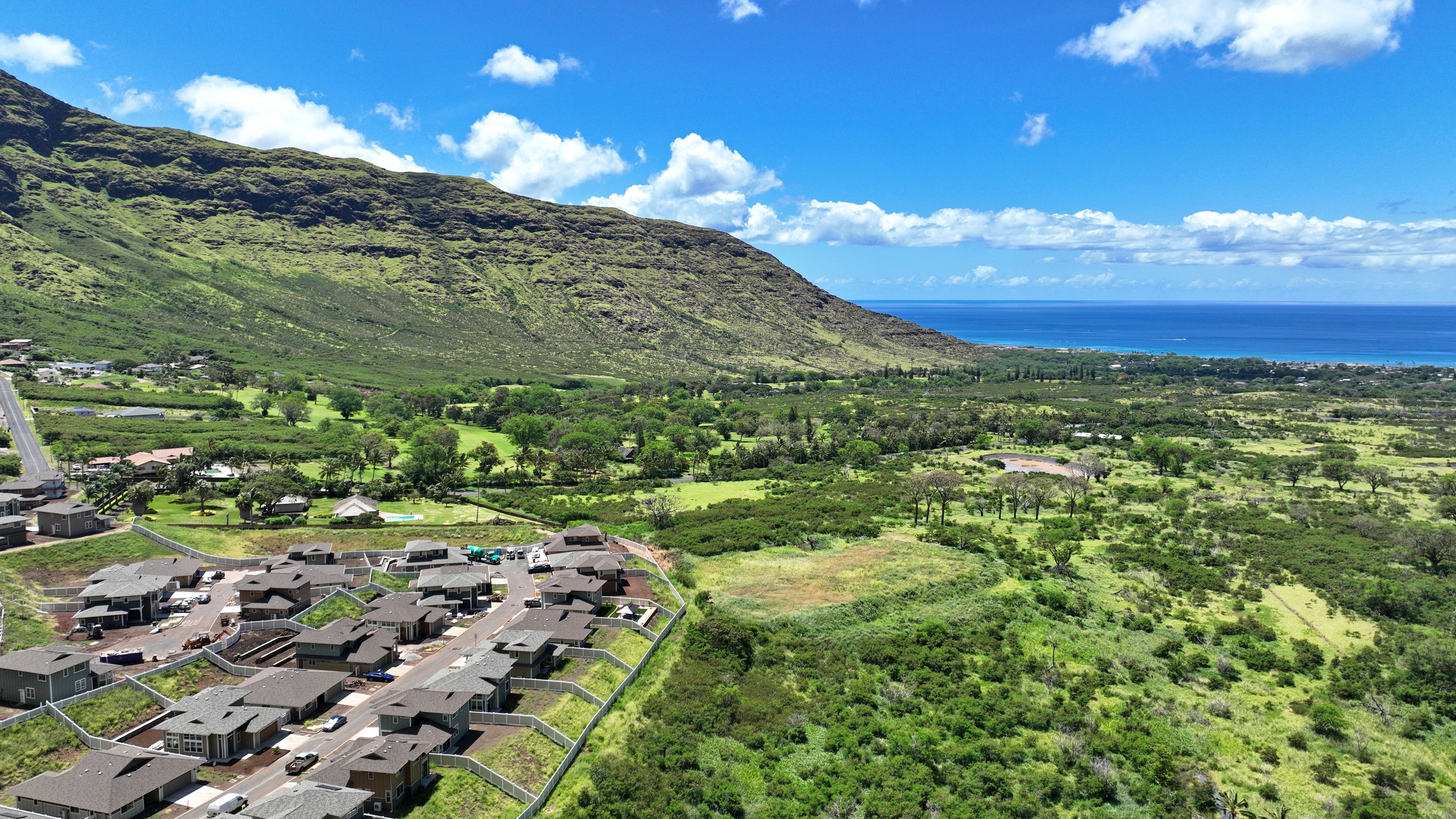 NEW 3 BR Home in Makaha Valley Near Beach D Ali'i Beach Rentals