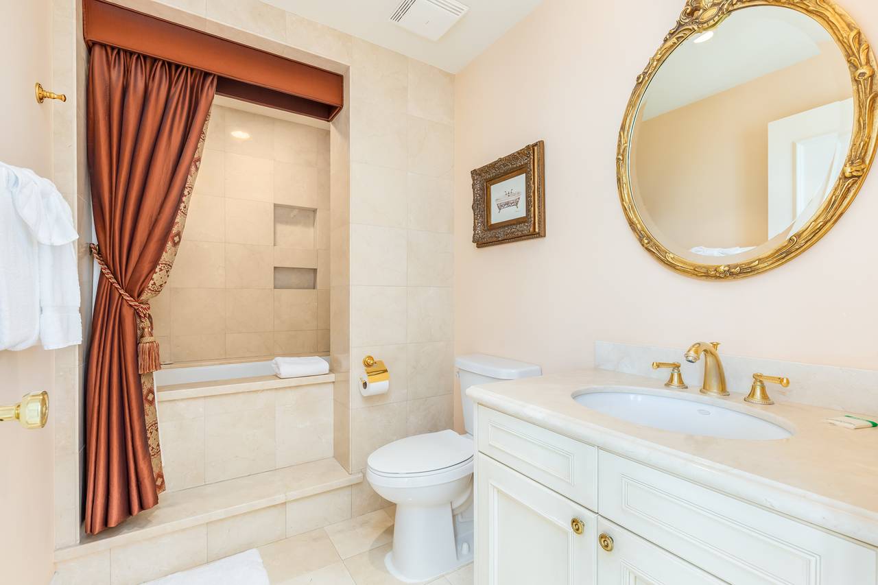Master 3 Marble Bathroom Master 3 Marble Bathroom