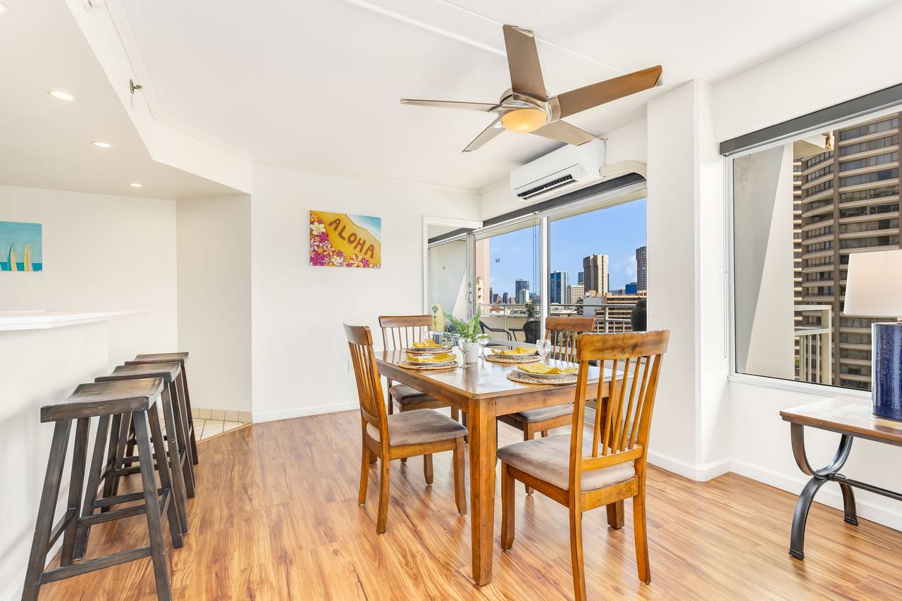 A welcoming dining space for family dinners A welcoming dining space for family dinners