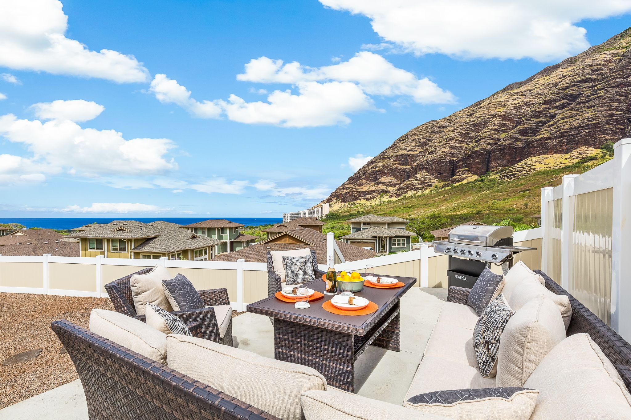NEW 3BR Home in Makaha Valley Near Beach I Ali'i Beach Rentals
