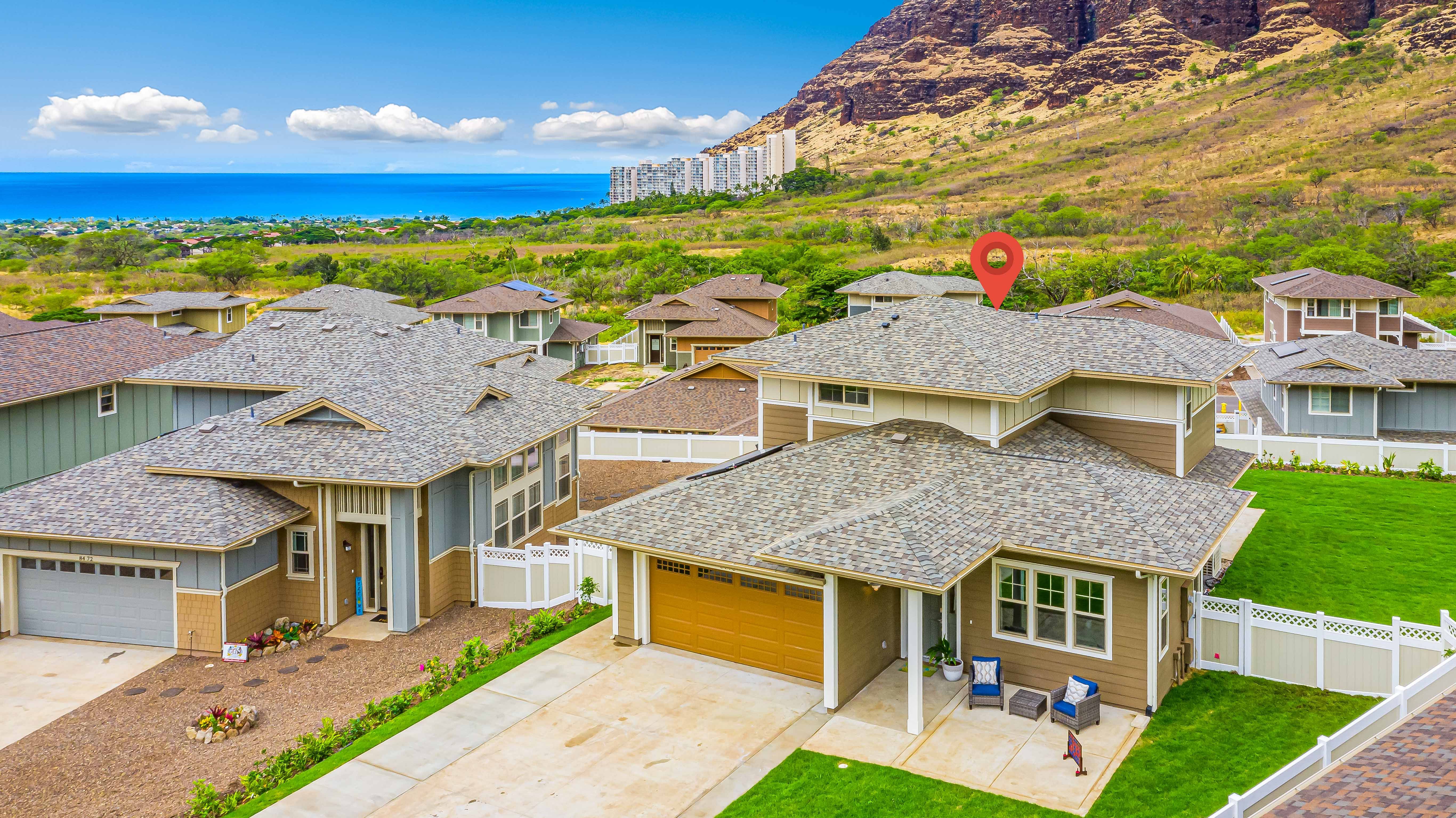 NEW Ocean View 4BR Home in Makaha Valley Near Beach J Ali'i Beach