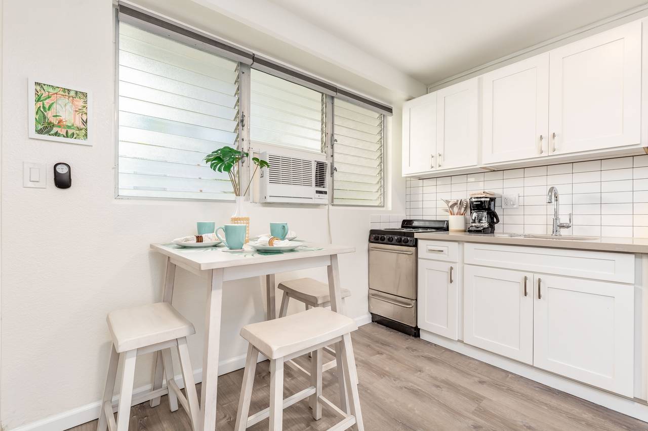 Small Dining Area to Enjoy Your Home Cooked Meals Small Dining Area to Enjoy Your Home Cooked Meals