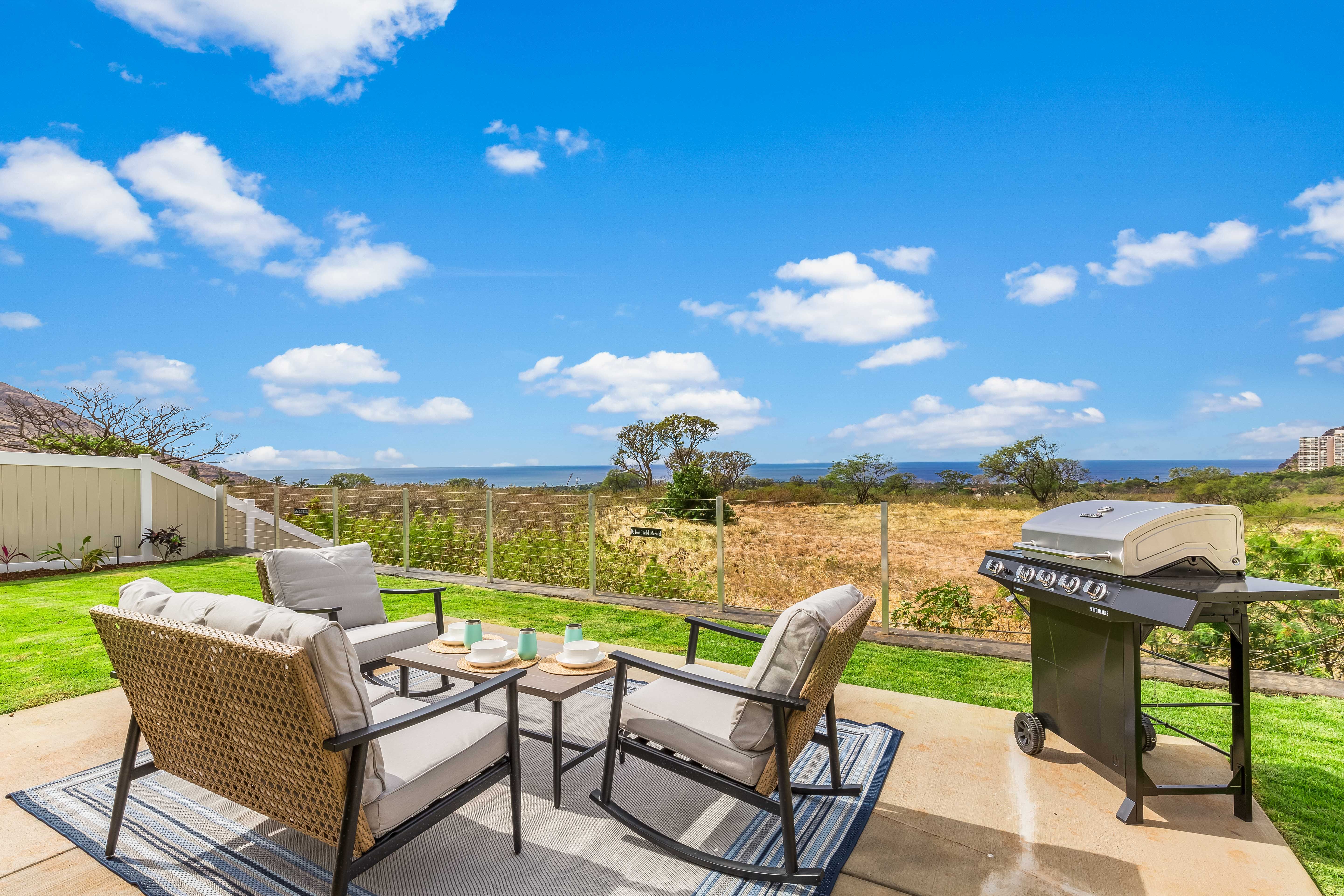 NEW 3BR Home in Makaha Valley Near Beach A Ali'i Beach Rentals