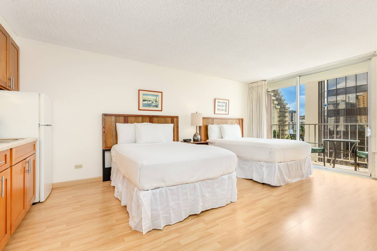 Full Beds with City View Full Beds with City View