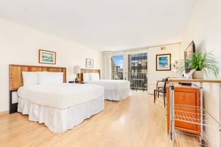 2 Full Beds with City View 2 Full Beds with City View