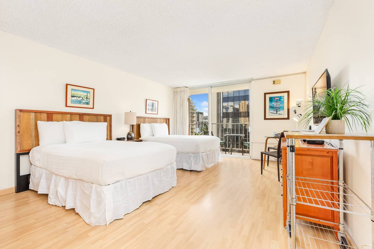 2 Full Beds with City View 2 Full Beds with City View