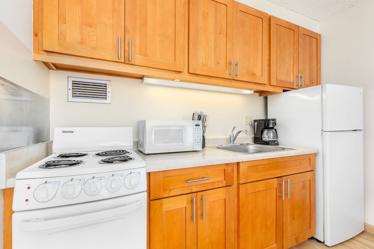 Full Kitchen with Microwave and Coffee Maker Full Kitchen with Microwave and Coffee Maker