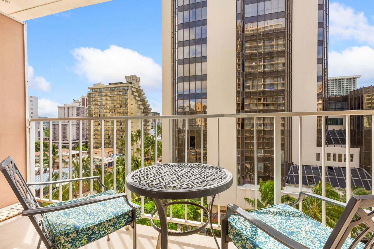 Balcony with City View to Enjoy your Breakfast Balcony with City View to Enjoy your Breakfast