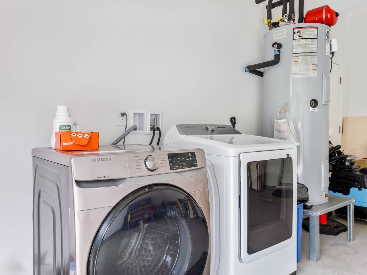 Washer and dryer Washer and dryer