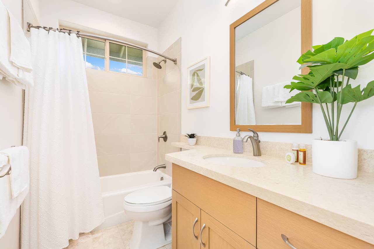 Bathroom with bath tub upstairs Bathroom with bath tub upstairs