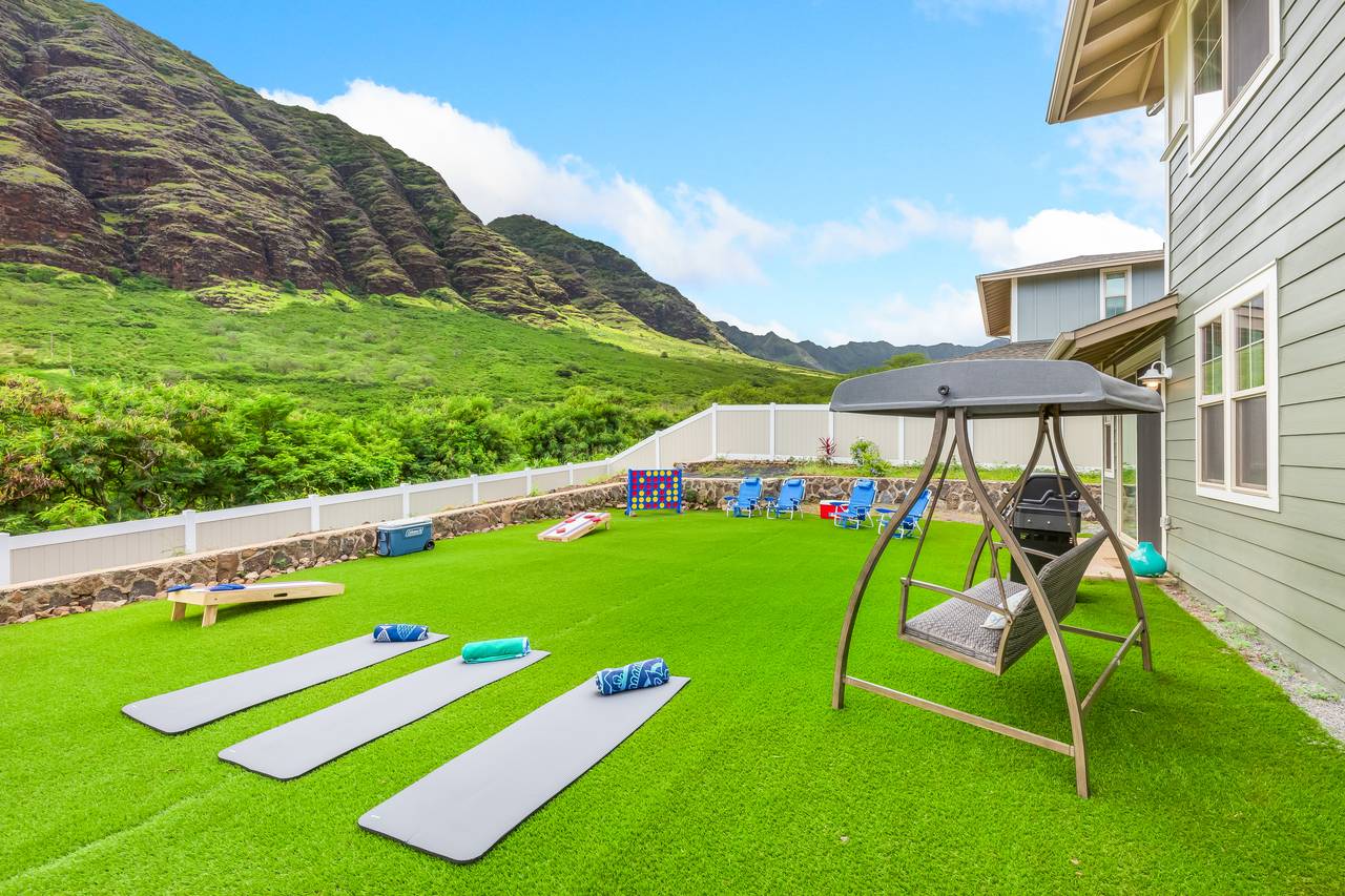 Escaping the chaos by unwinding in your backyard sanctuary Escaping the chaos by unwinding in your backyard sanctuary