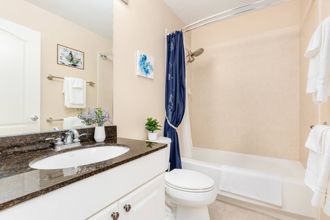BATH 1- Located on the 1st floor BATH 1- Located on the 1st floor