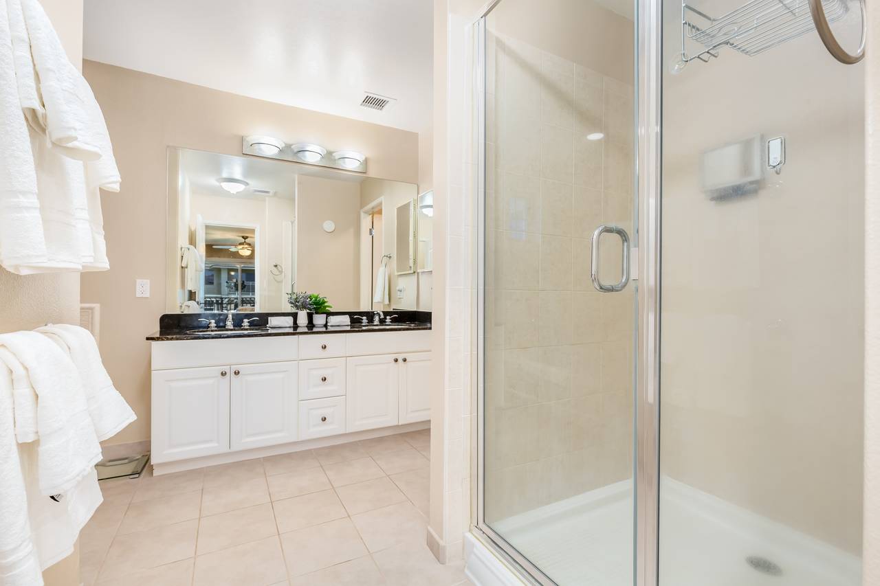 Master bathroom Master bathroom