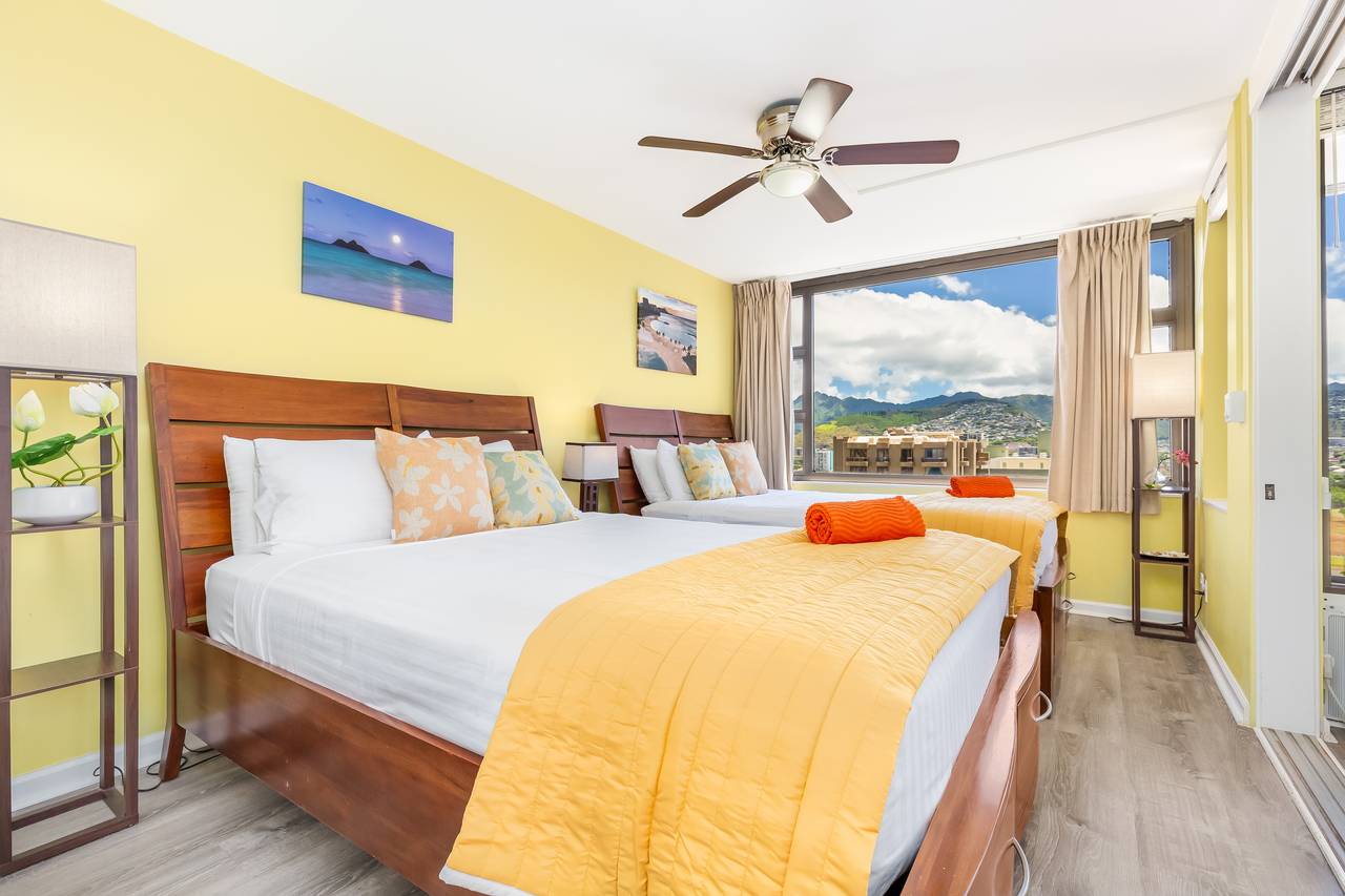 Bedroom with 2 Queen beds Bedroom with 2 Queen beds