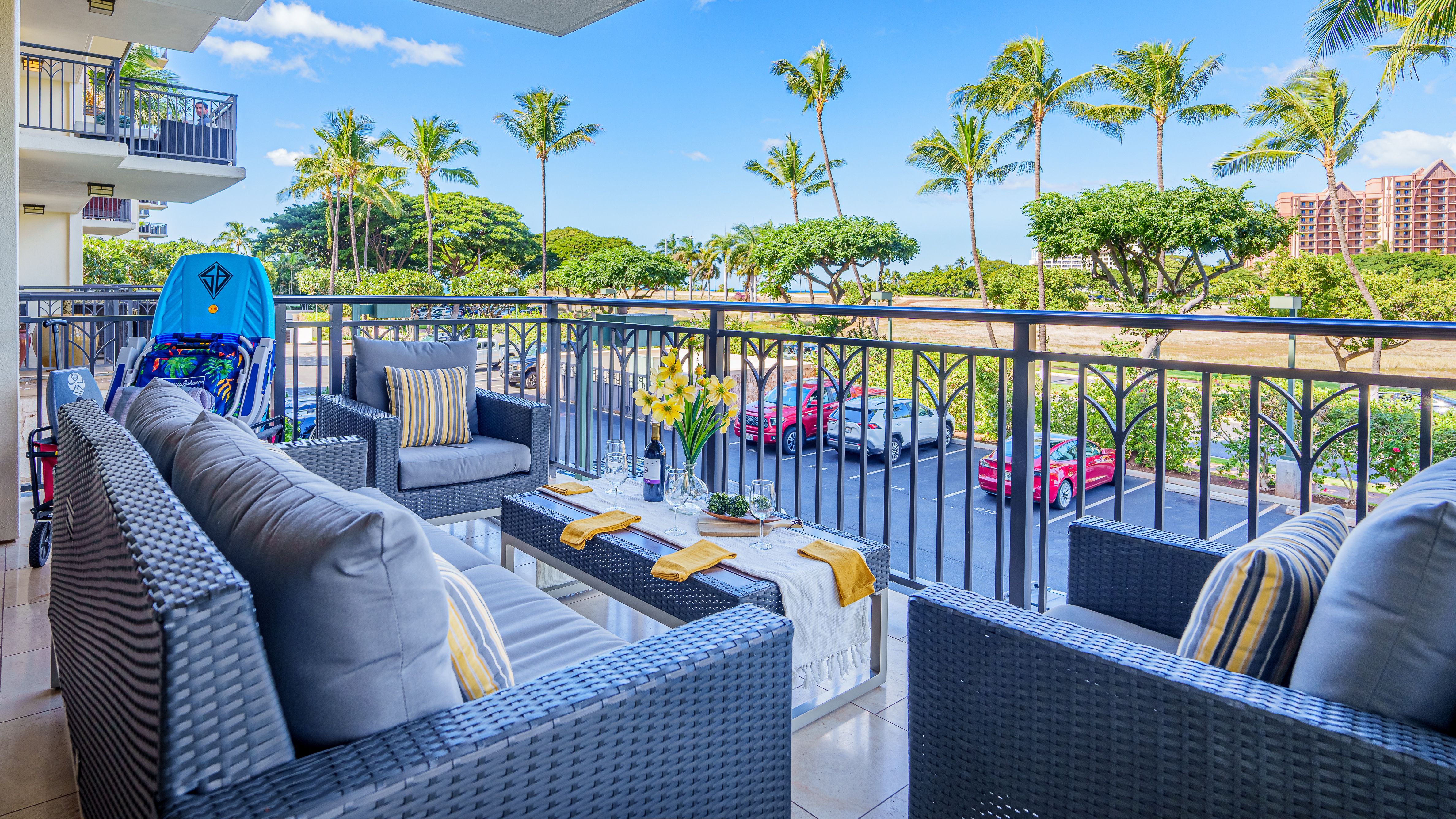 Beach Villas Peekaboo Ocean & Mountain View Resort w
