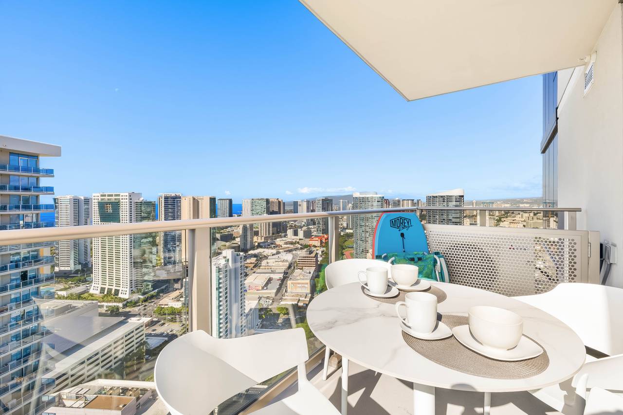 Dine alfresco without ever leaving your rental Dine alfresco without ever leaving your rental