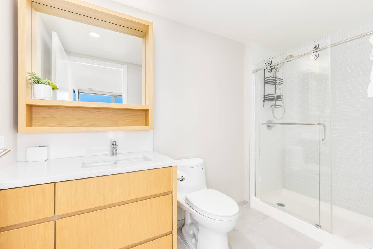 Relaxing master bathroom with a bathtub Relaxing master bathroom with a bathtub