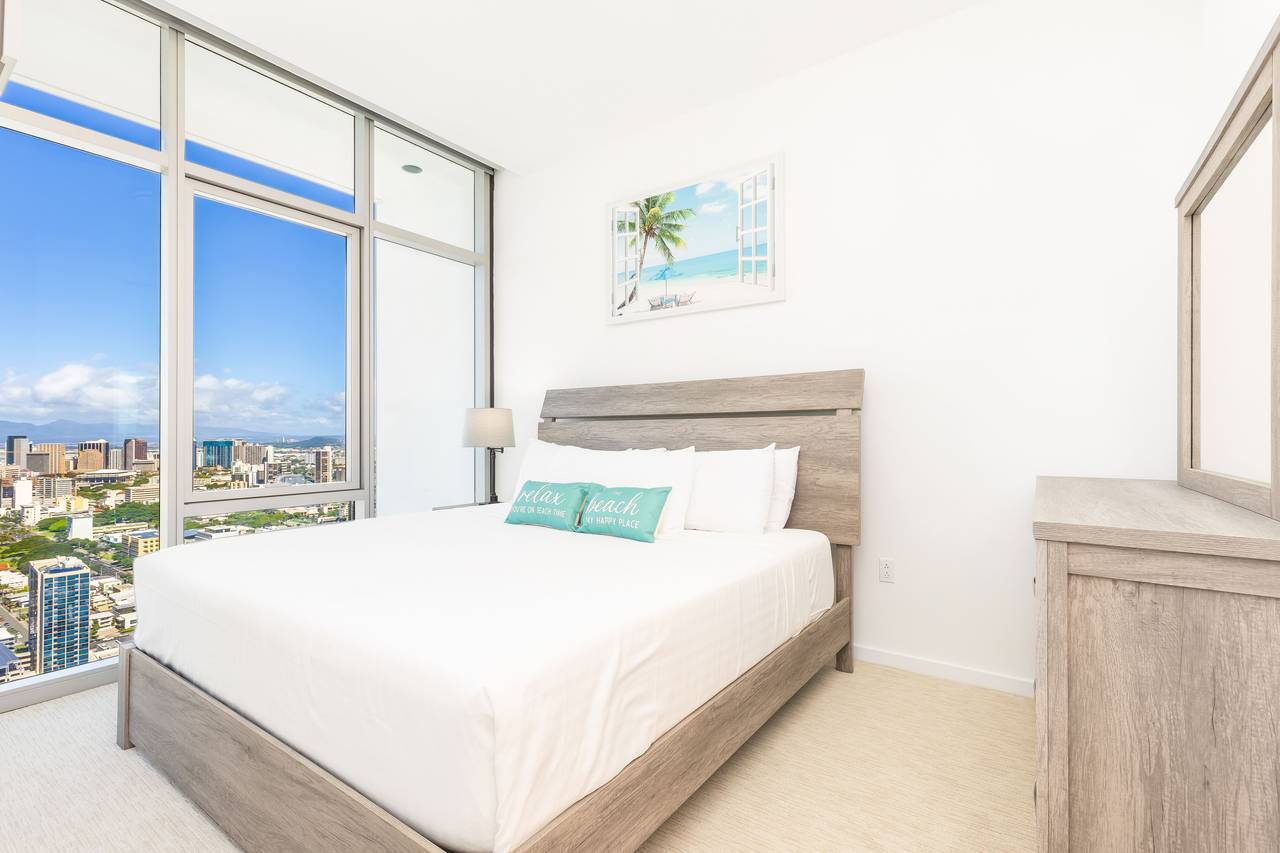 Wake up to stunning city views Wake up to stunning city views