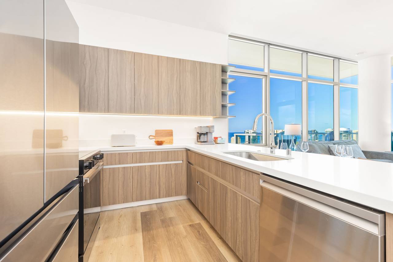 Fully updated kitchen with modern finishes Fully updated kitchen with modern finishes