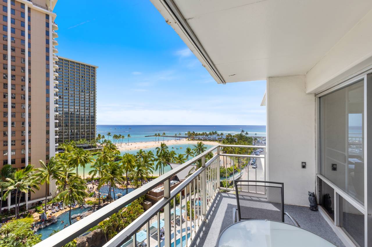 Enjoy views of Hilton Hawaiian Village from the balcony Enjoy views of Hilton Hawaiian Village from the balcony