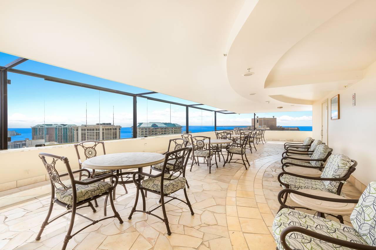 Rooftop tables for relaxing and gathering Rooftop tables for relaxing and gathering