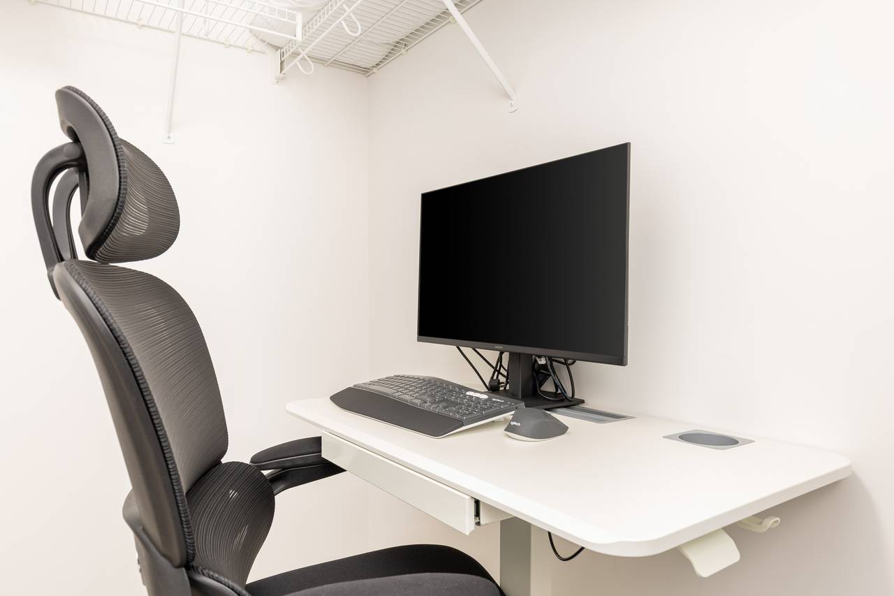 Perfect desk setup for remote workers Perfect desk setup for remote workers