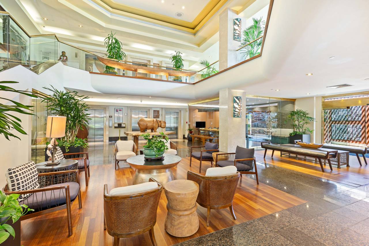 Lobby Lobby