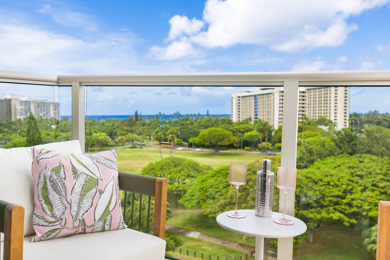 Stunning Ocean & Park Views Stunning Ocean & Park Views