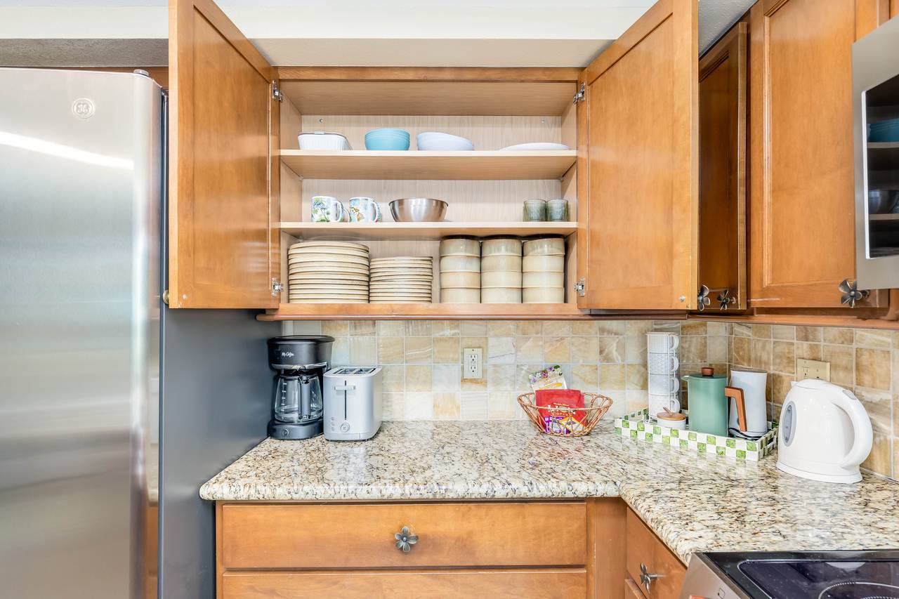 Cook with ease in a fully stocked kitchen Cook with ease in a fully stocked kitchen