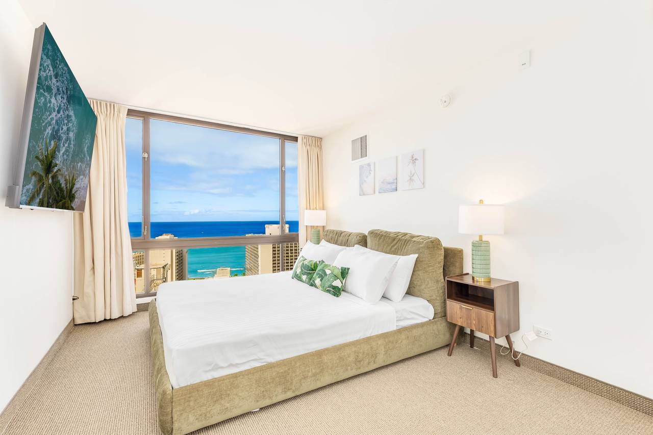 Unwind in a calm and airy bedroom Unwind in a calm and airy bedroom