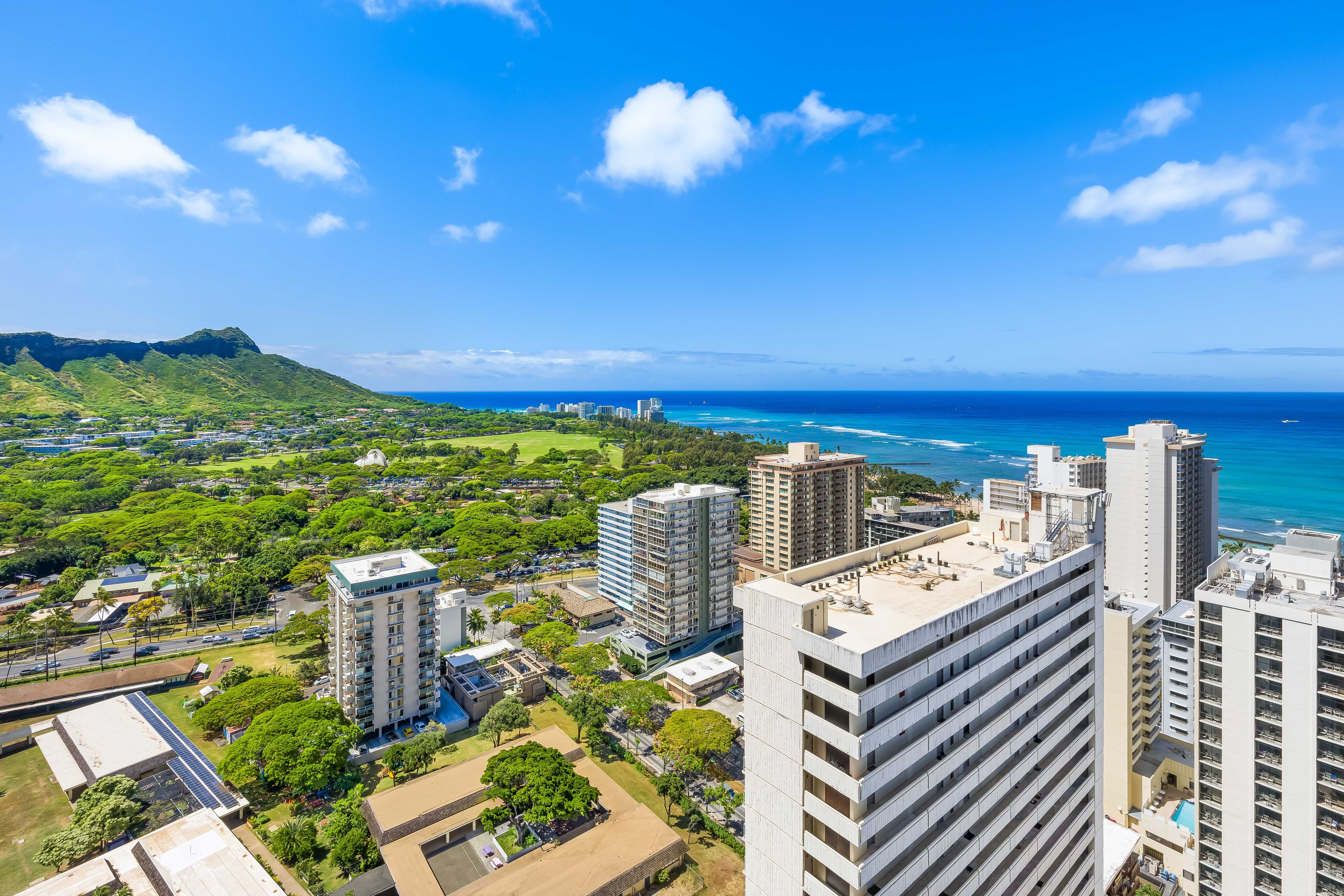 Enjoy iconic Diamond Head views
