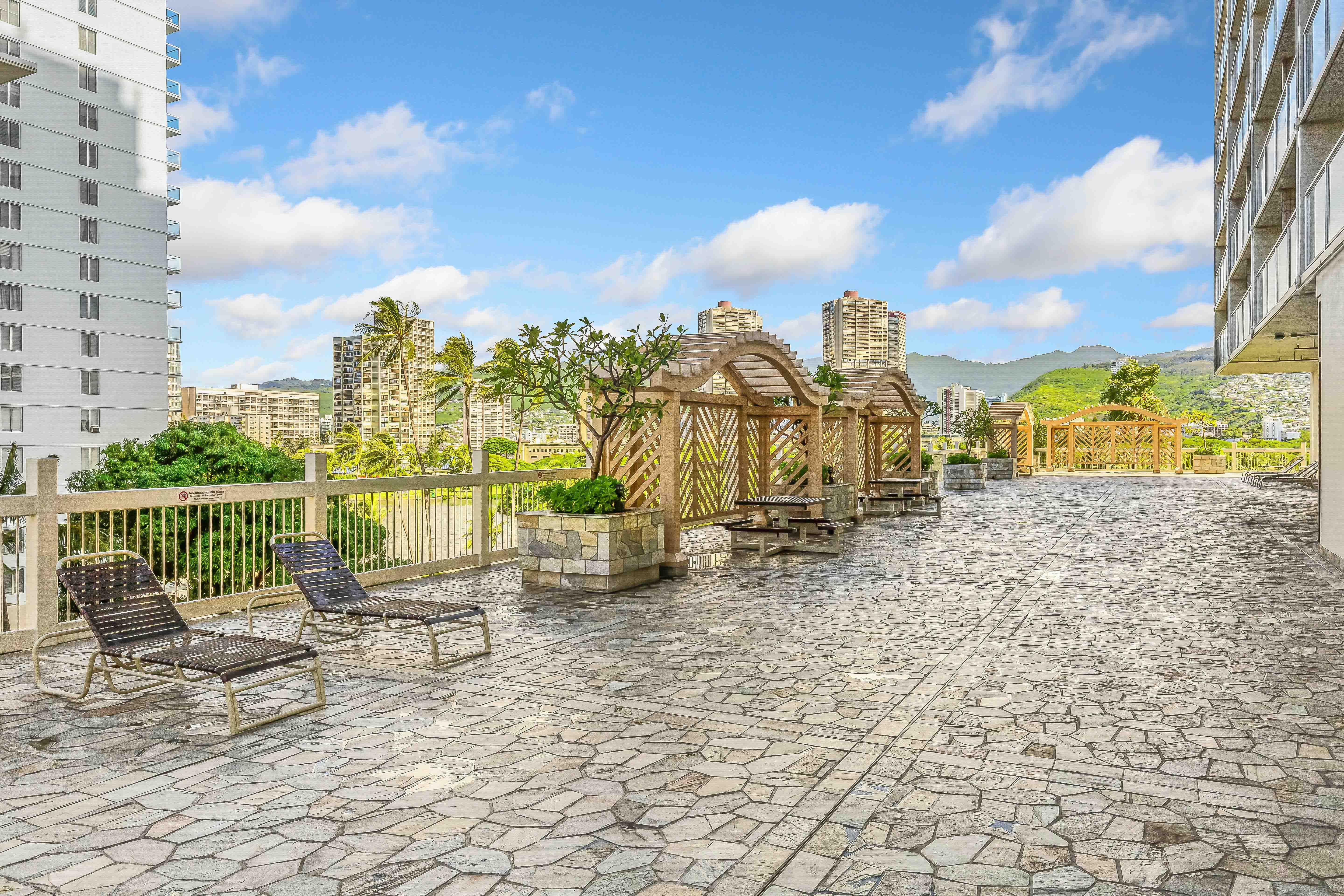 Recreation deck 