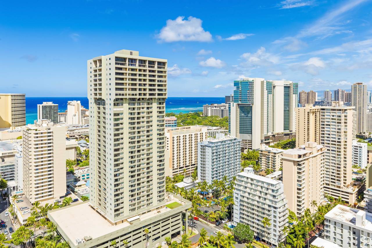 Enjoy a glimpse of the Pacific from your private space Enjoy a glimpse of the Pacific from your private space