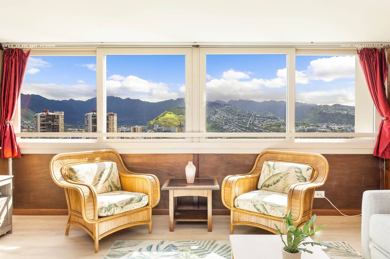 A cozy corner to relax and enjoy peaceful mountain views A cozy corner to relax and enjoy peaceful mountain views